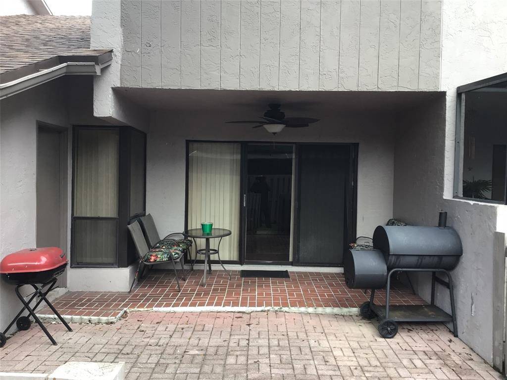 Tamarac, FL 33321,7520 NW 79th Ave #R3