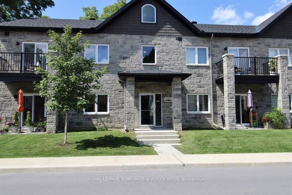 Carleton Place, ON K7C 1V3,119 Bell ST