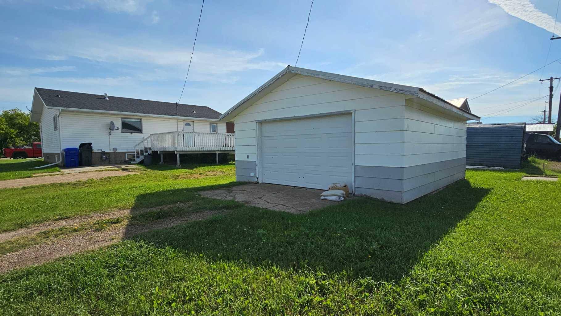 Coronation, AB T0C1C0,5226 VICTORIA AVE