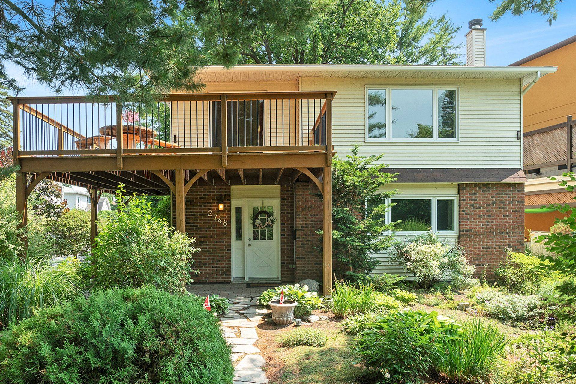 Britannia - Lincoln Heights And Area, ON K2B 6W9,2748 Howe ST