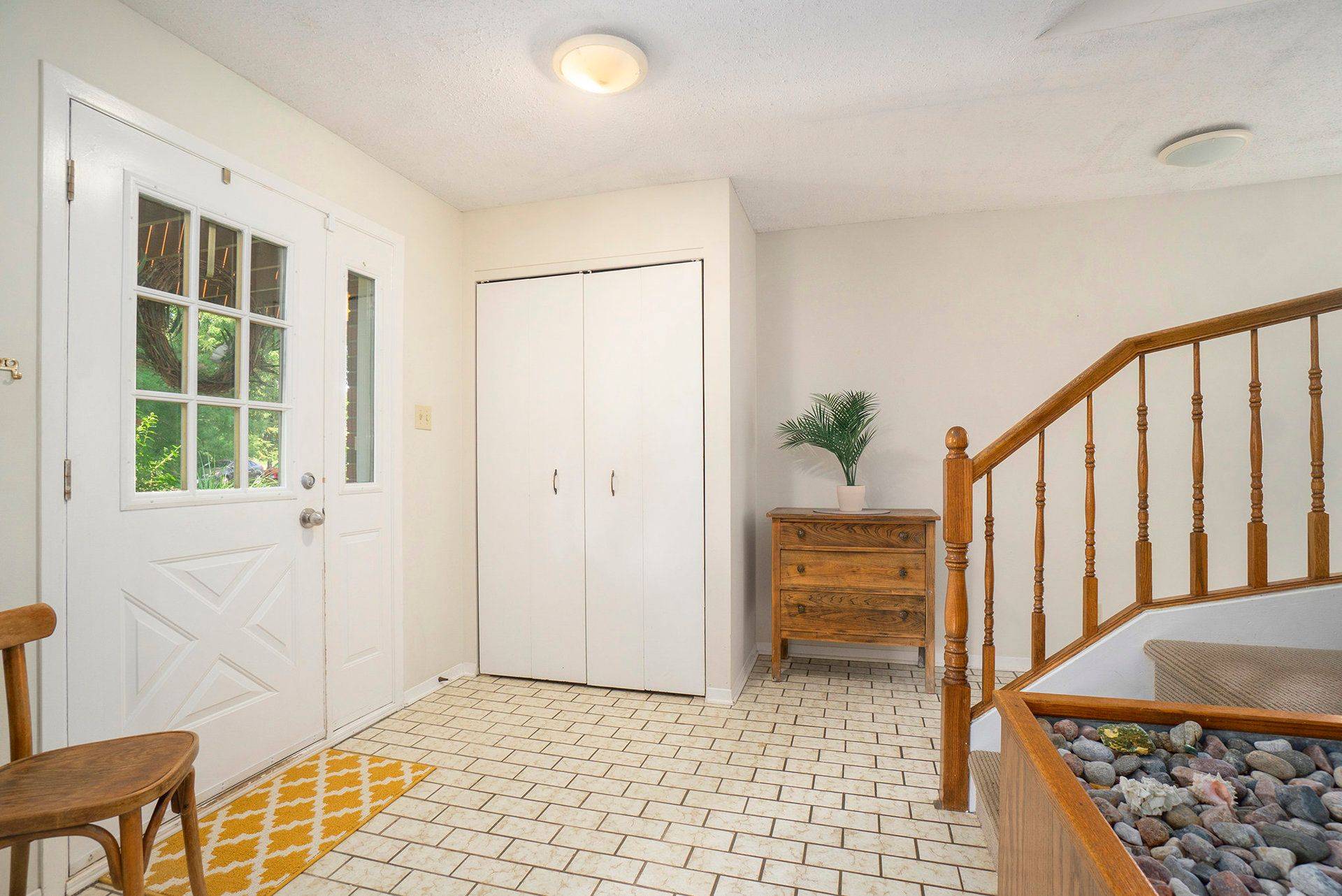 Britannia - Lincoln Heights And Area, ON K2B 6W9,2748 Howe ST