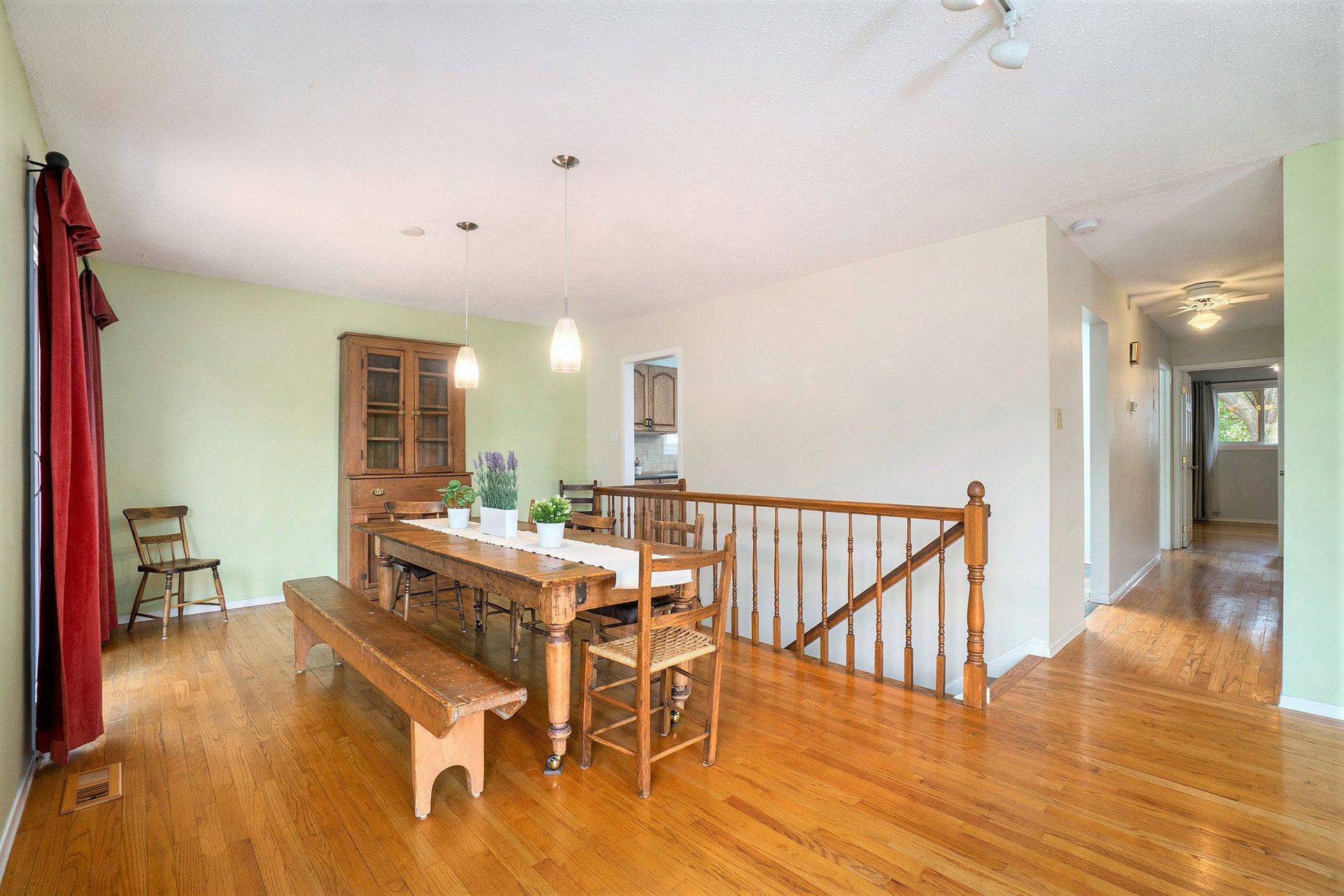 Britannia - Lincoln Heights And Area, ON K2B 6W9,2748 Howe ST