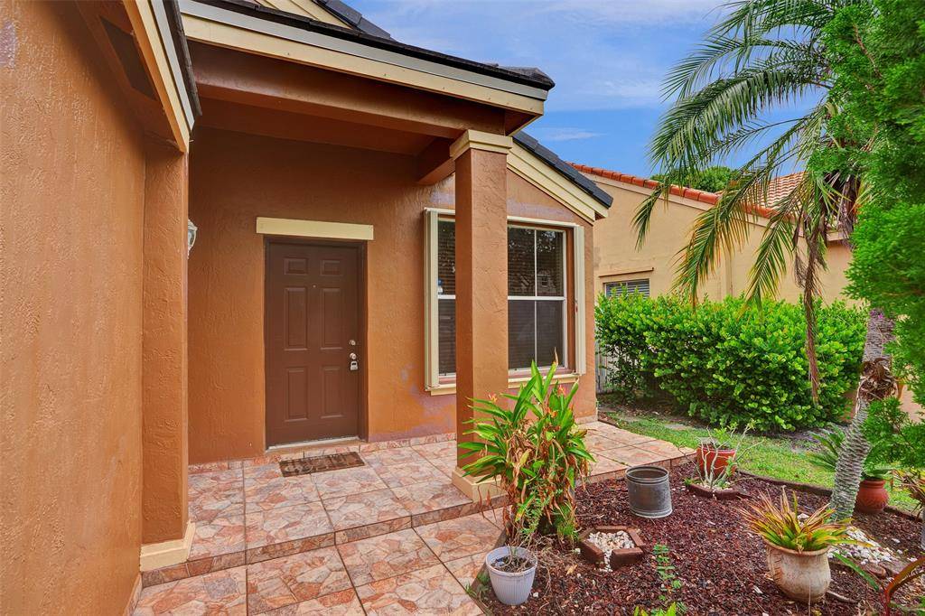 Weston, FL 33326,839 Falling Water Rd