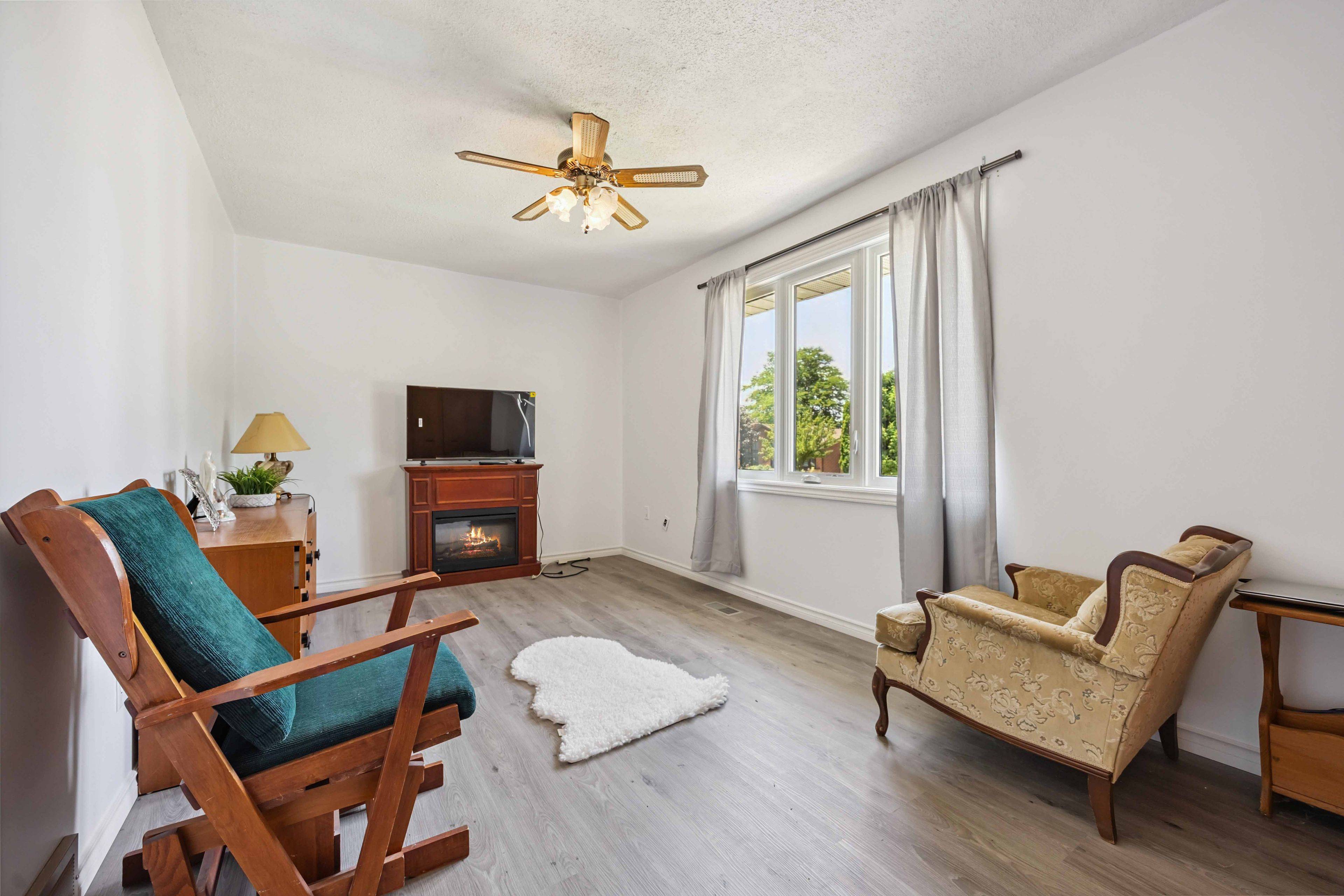 Sarnia, ON N7S 5K5,106 Hastings CRES E