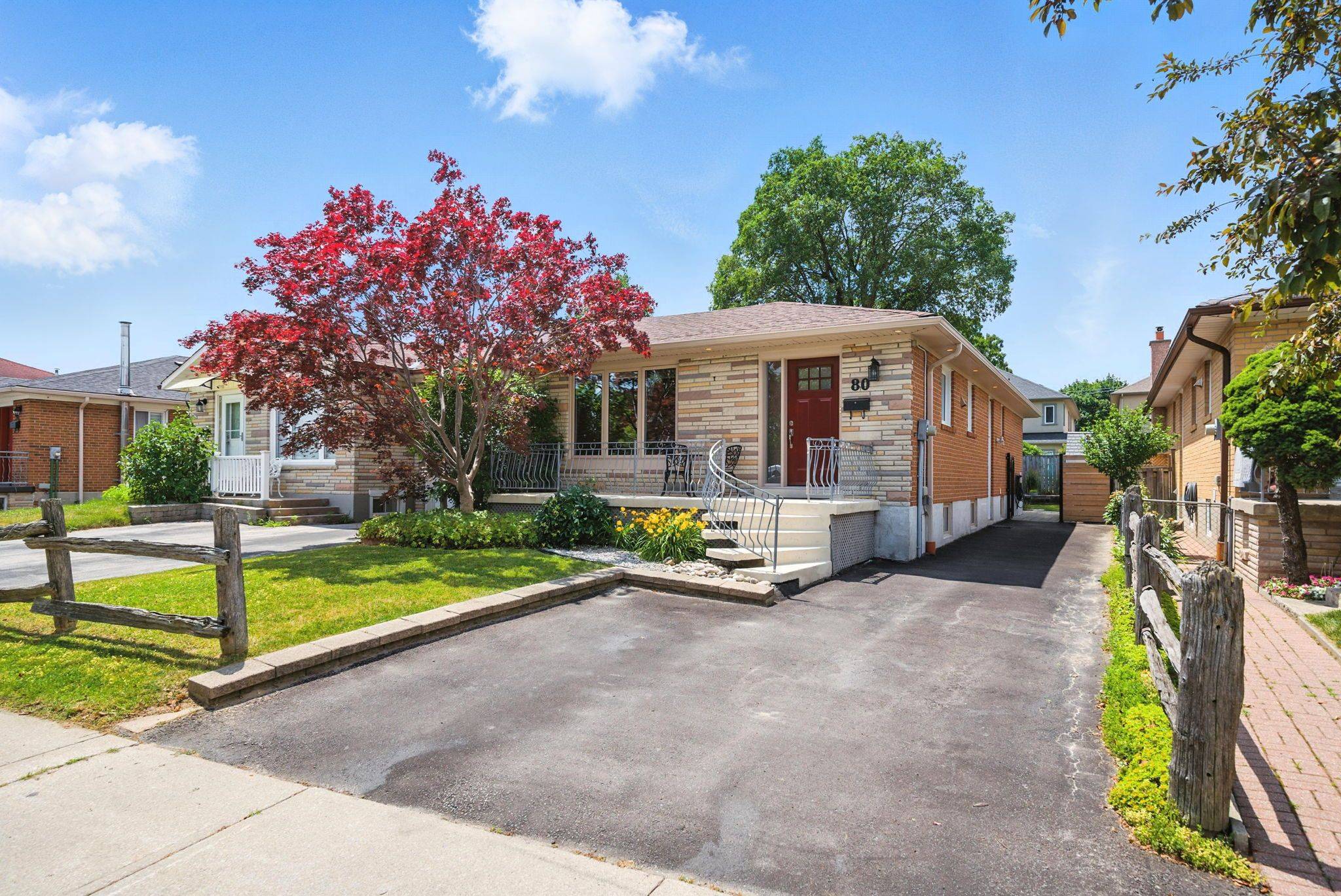 Toronto W05, ON M9L 1E2,80 Dellbrook CRES