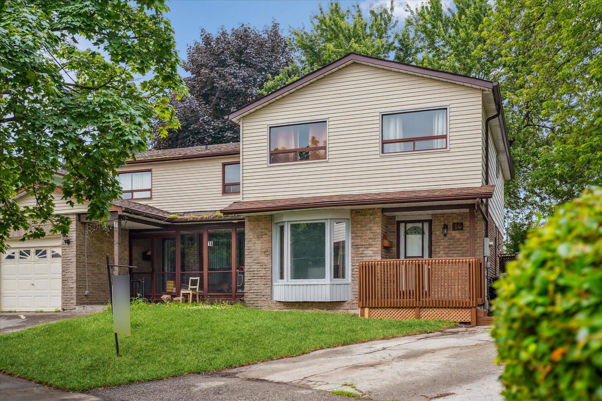 Brampton, ON L6V 2S4,14 Wimbledon CT