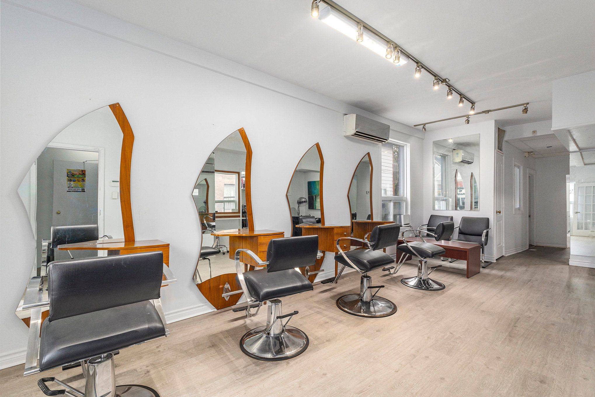 Ottawa Centre, ON K1R 5K4,640 Somerset ST W