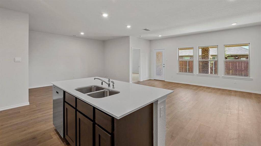 Ennis, TX 75119,904 Barton Drive
