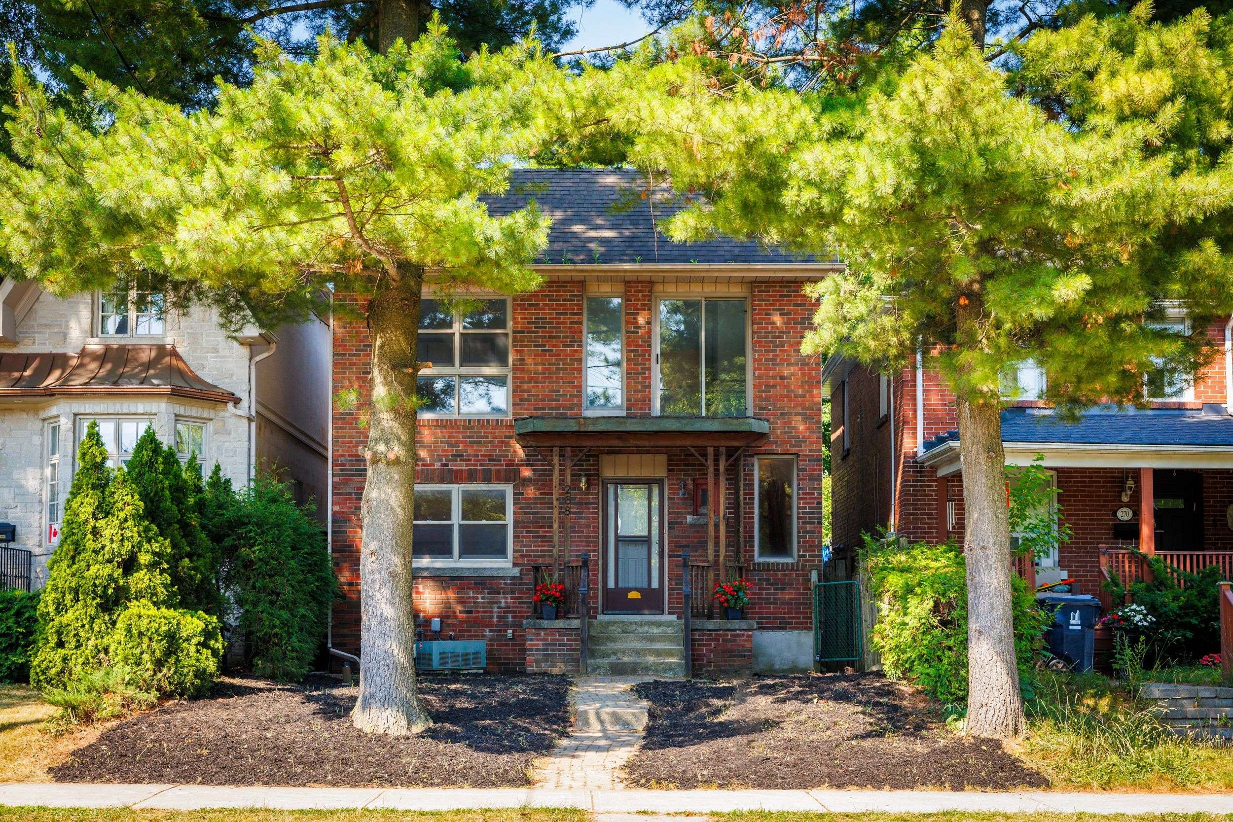 Toronto C11, ON M4G 1J3,268 Sutherland DR