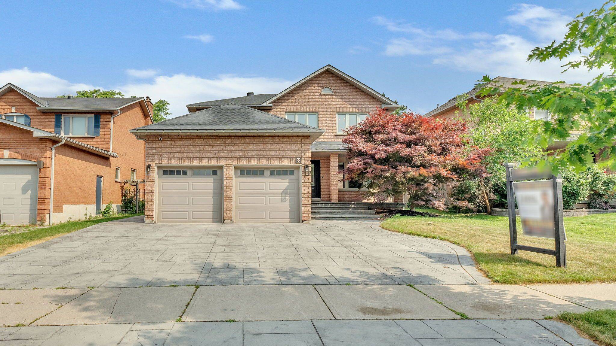 Whitby, ON L1R 1W3,8 Falstaff CRES