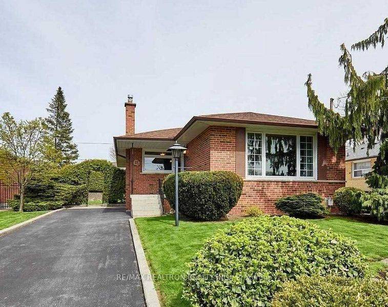 Toronto E09, ON M1P 4M5,21 Cora CRES #Lwr Fl