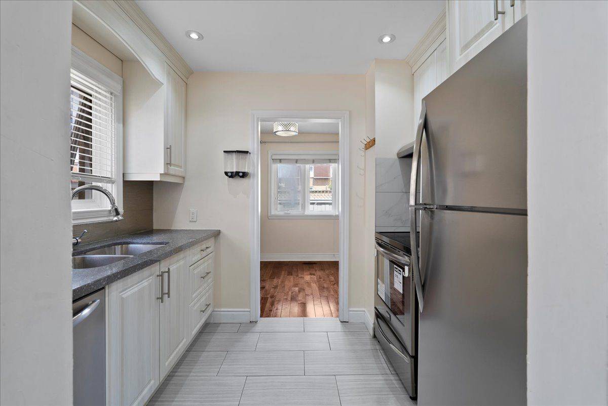 Brampton, ON L6W 3C5,148 Town House CRES