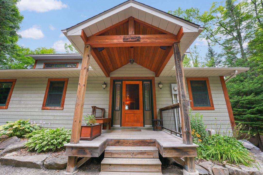 Highlands East, ON K0M 1S0,2272 Minnicock Lake RD
