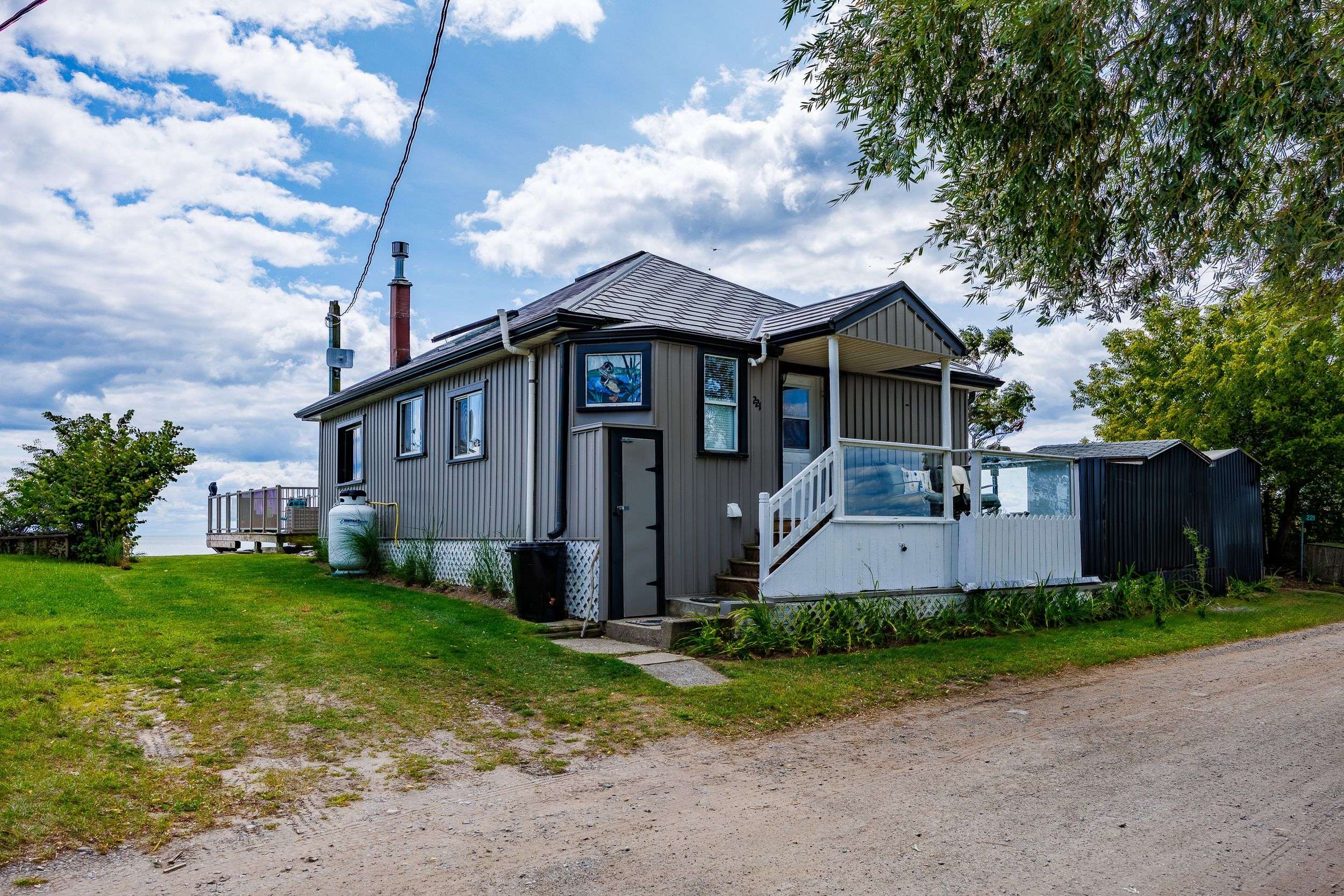 Norfolk, ON N0E 1M0,221/223 Hastings DR
