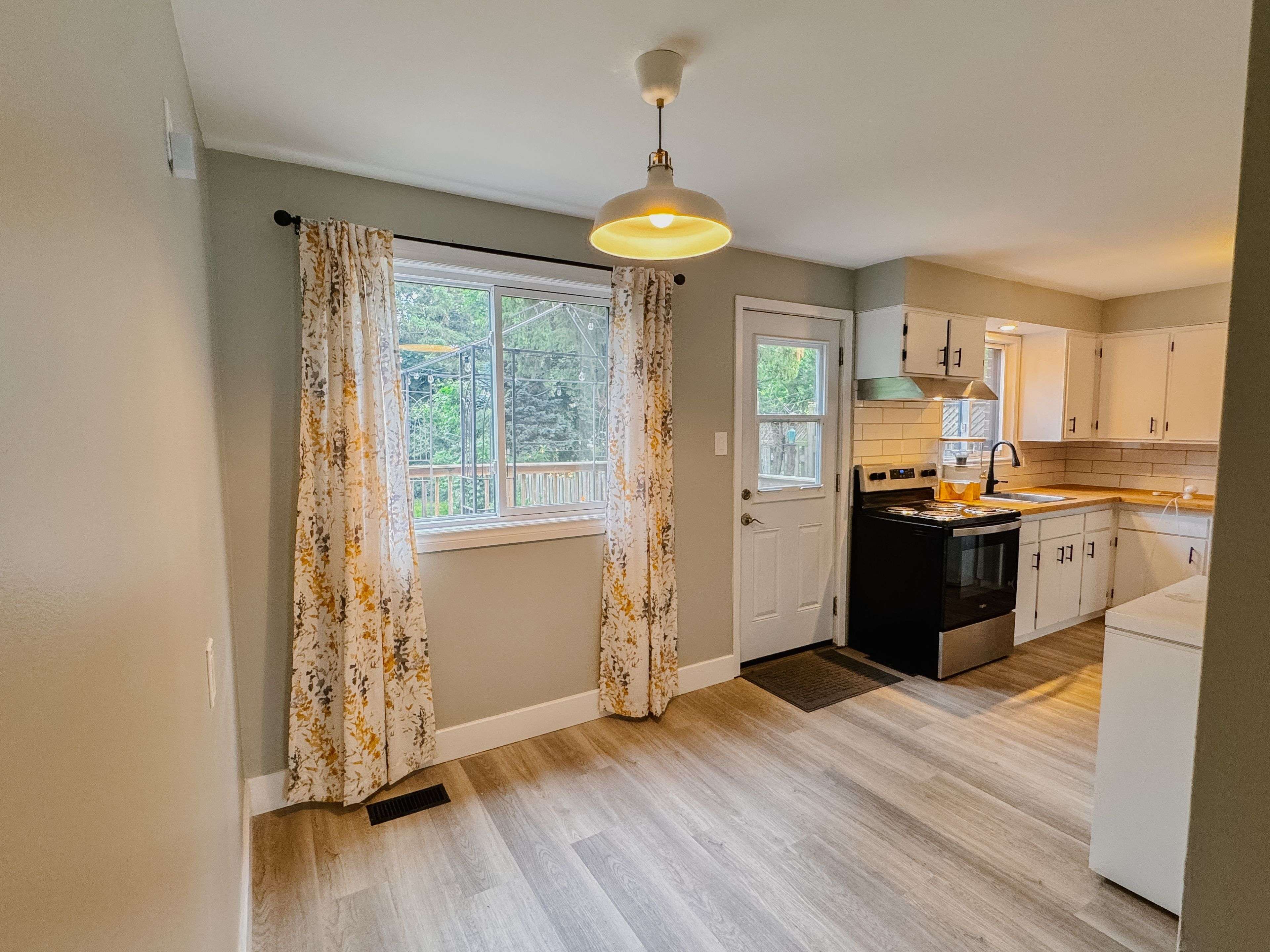 Guelph, ON N1E 3L4,24 Windermere CT
