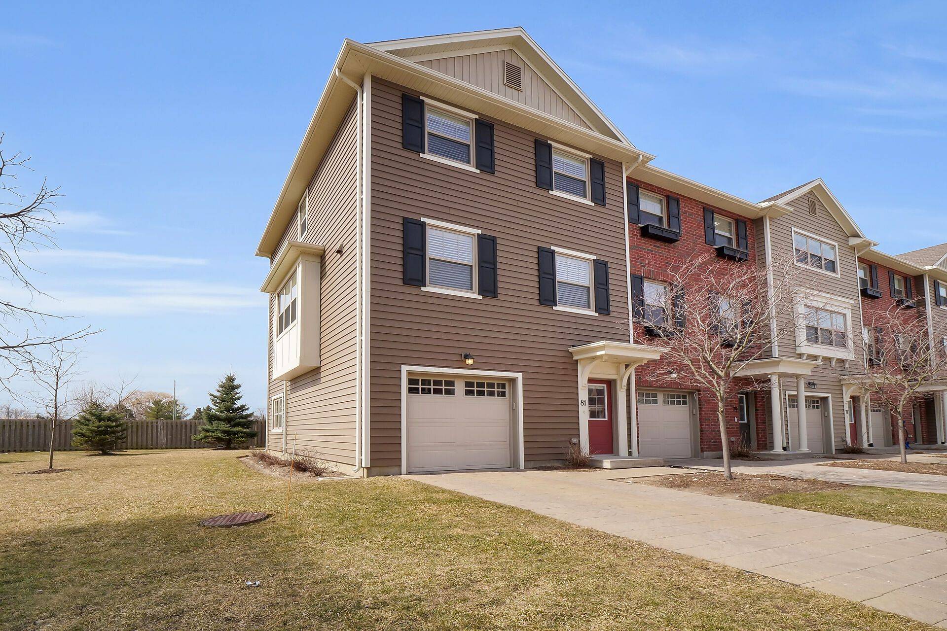 London North, ON N6G 0R8,1040 Coronation DR #81