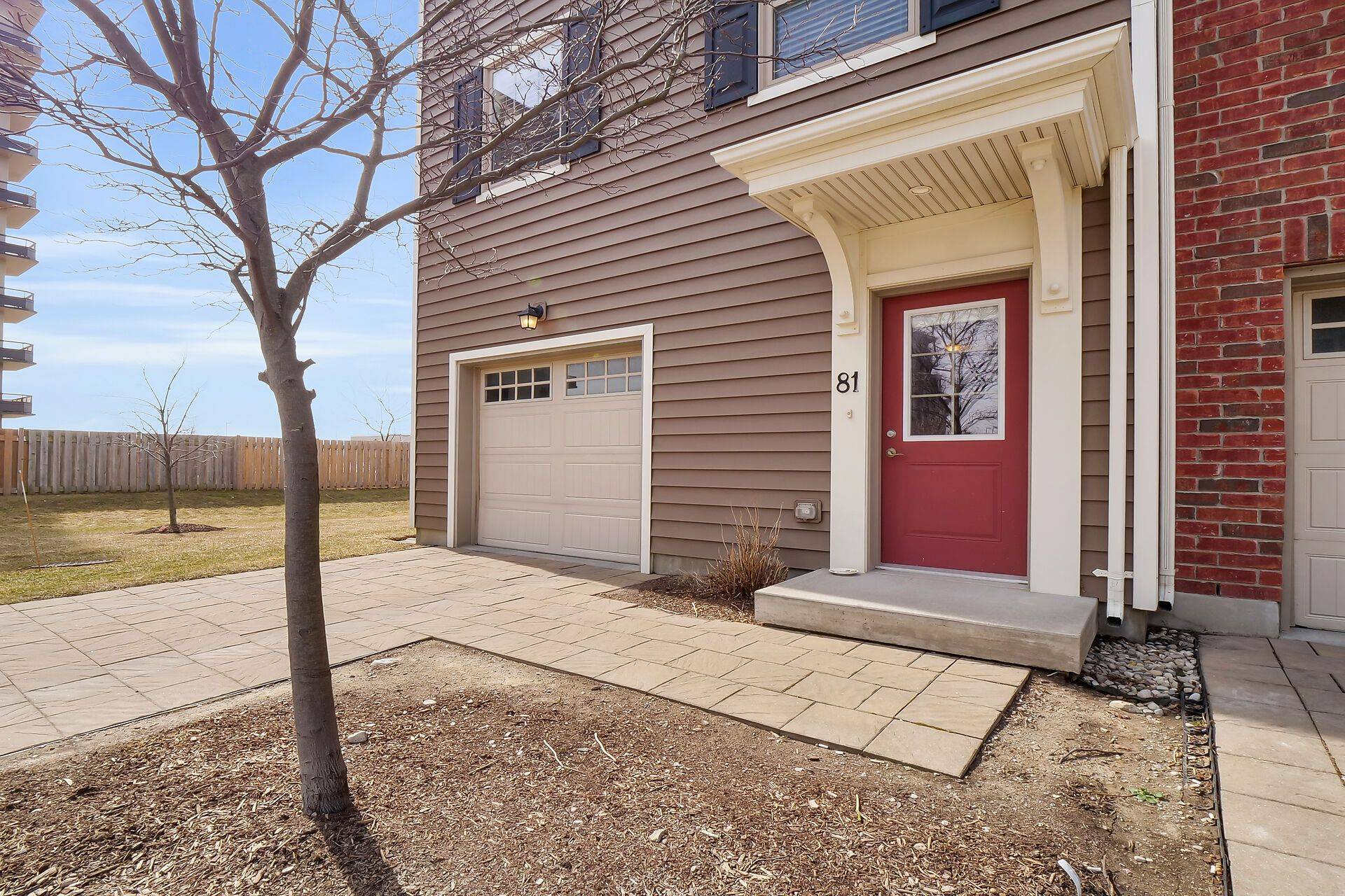 London North, ON N6G 0R8,1040 Coronation DR #81