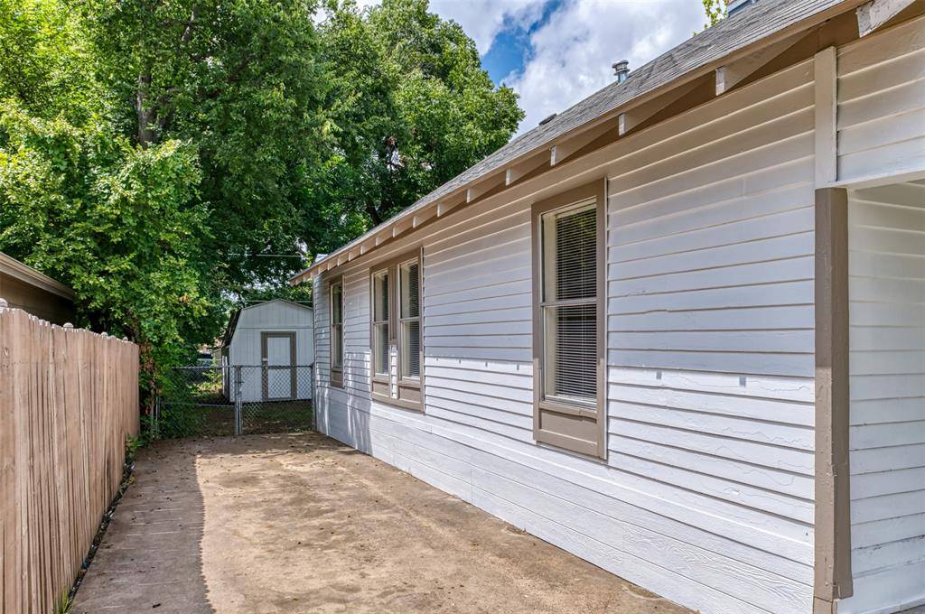 Fort Worth, TX 76104,932 E Richmond Avenue