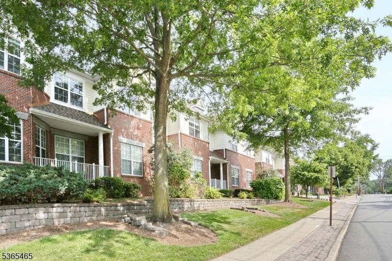 Midland Park Boro, NJ 07432,187 Paterson Avenue 1