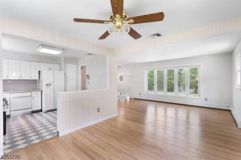 Long Hill Twp., NJ 07933,75 Morristown Rd