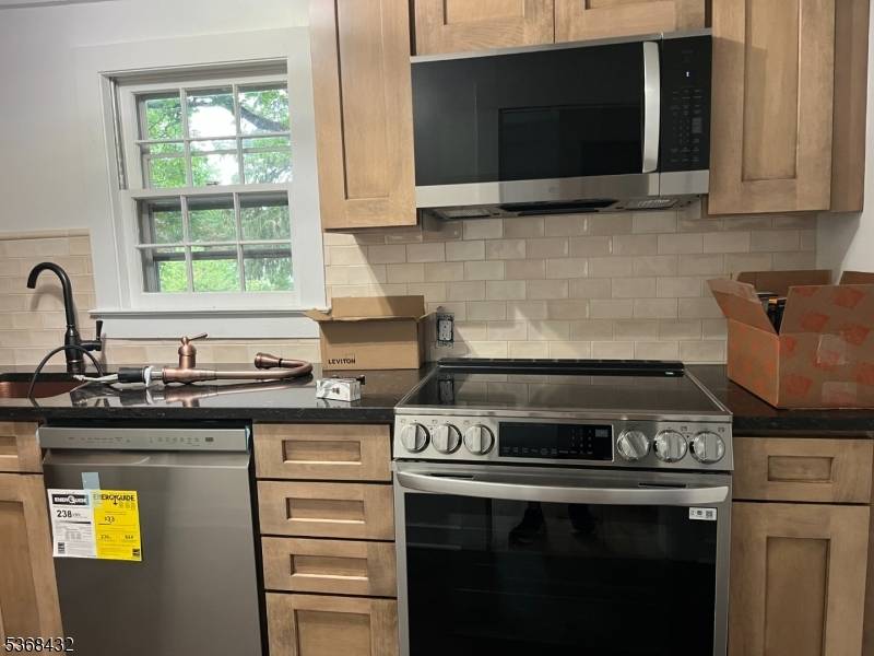 Mendham Boro, NJ 07945,2 Hillcrest Pl