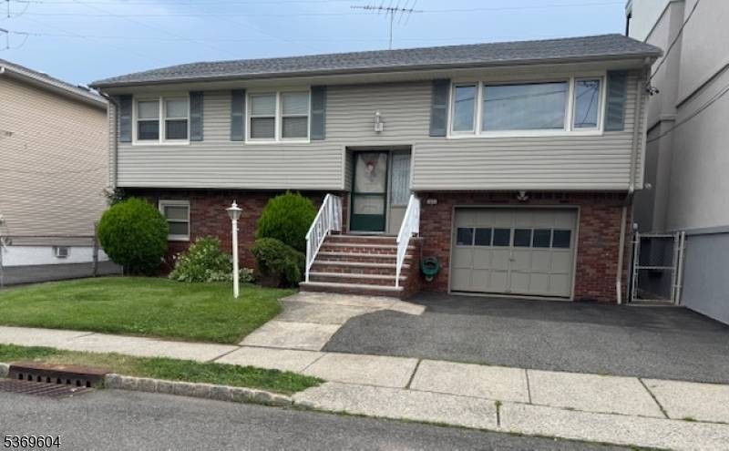 Belleville Twp., NJ 07109,27 Carmer Ave