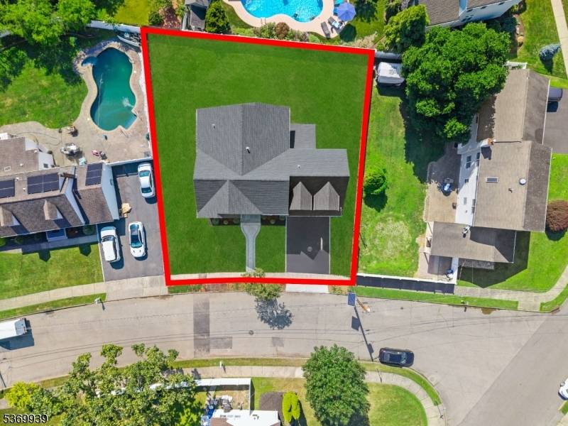 Totowa Boro, NJ 07512,12 Thistle Ct