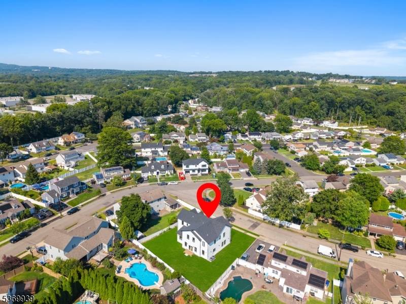 Totowa Boro, NJ 07512,12 Thistle Ct