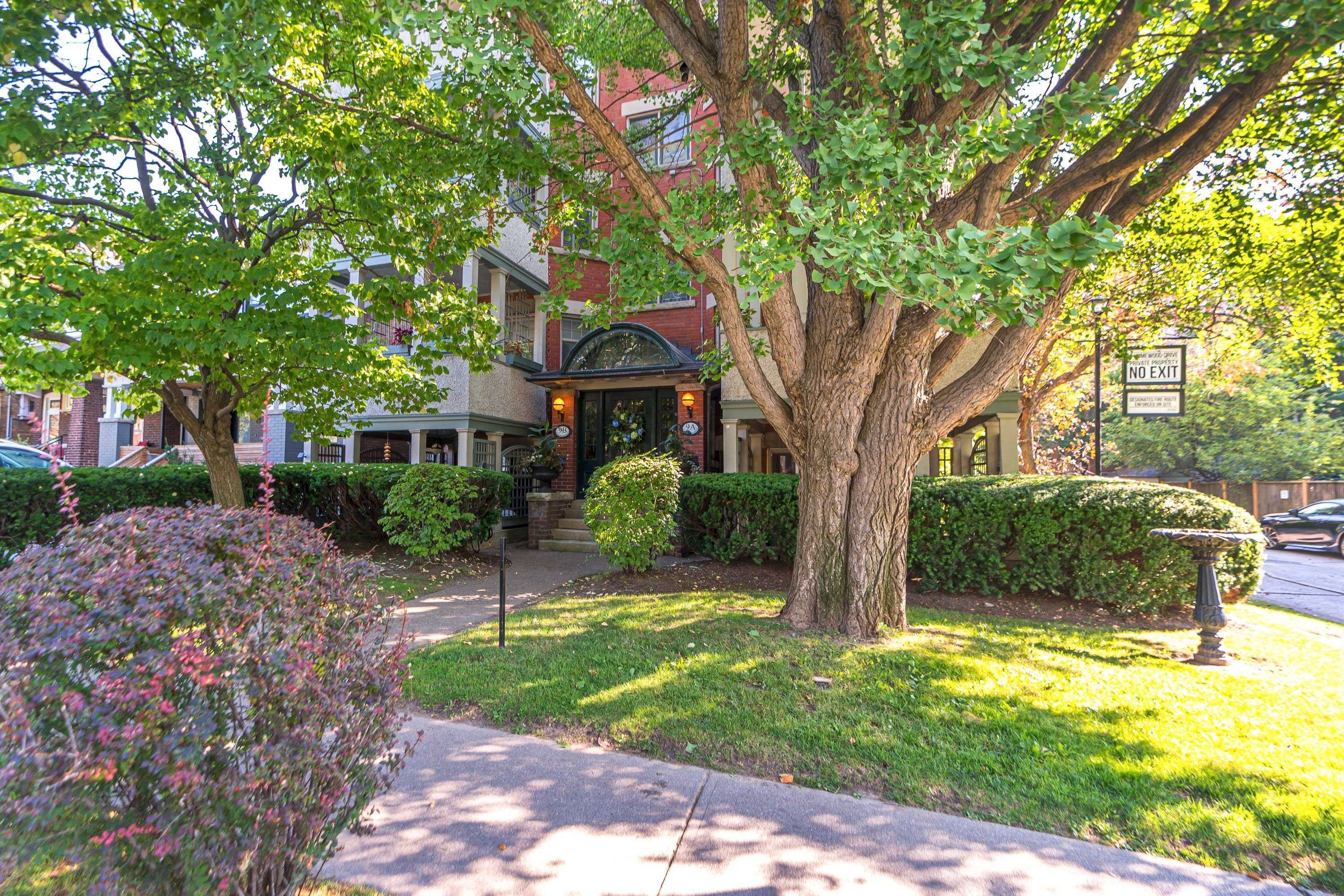 9B Humewood DR, Toronto C03, ON M6C 1C9