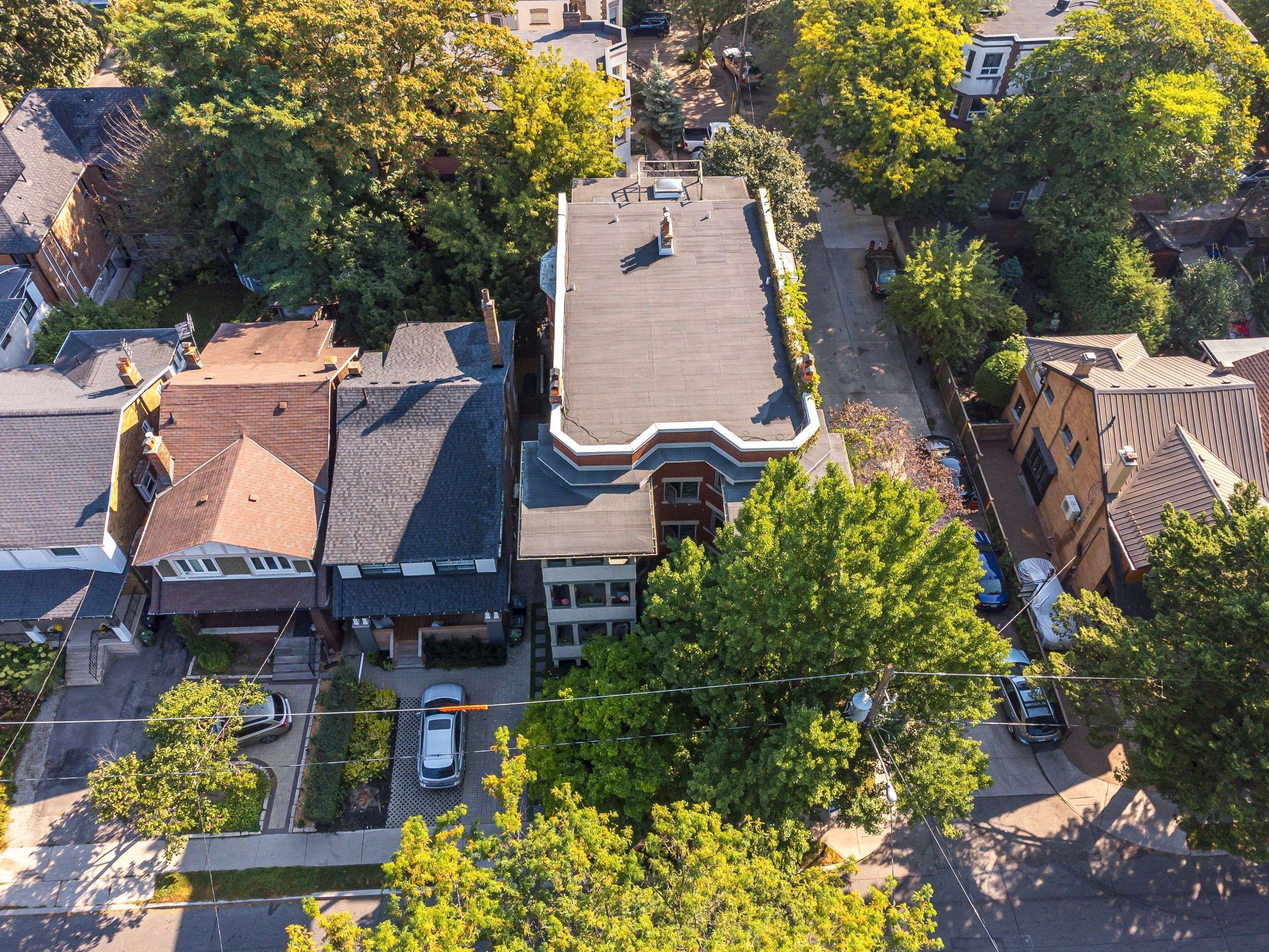 9B Humewood DR, Toronto C03, ON M6C 1C9