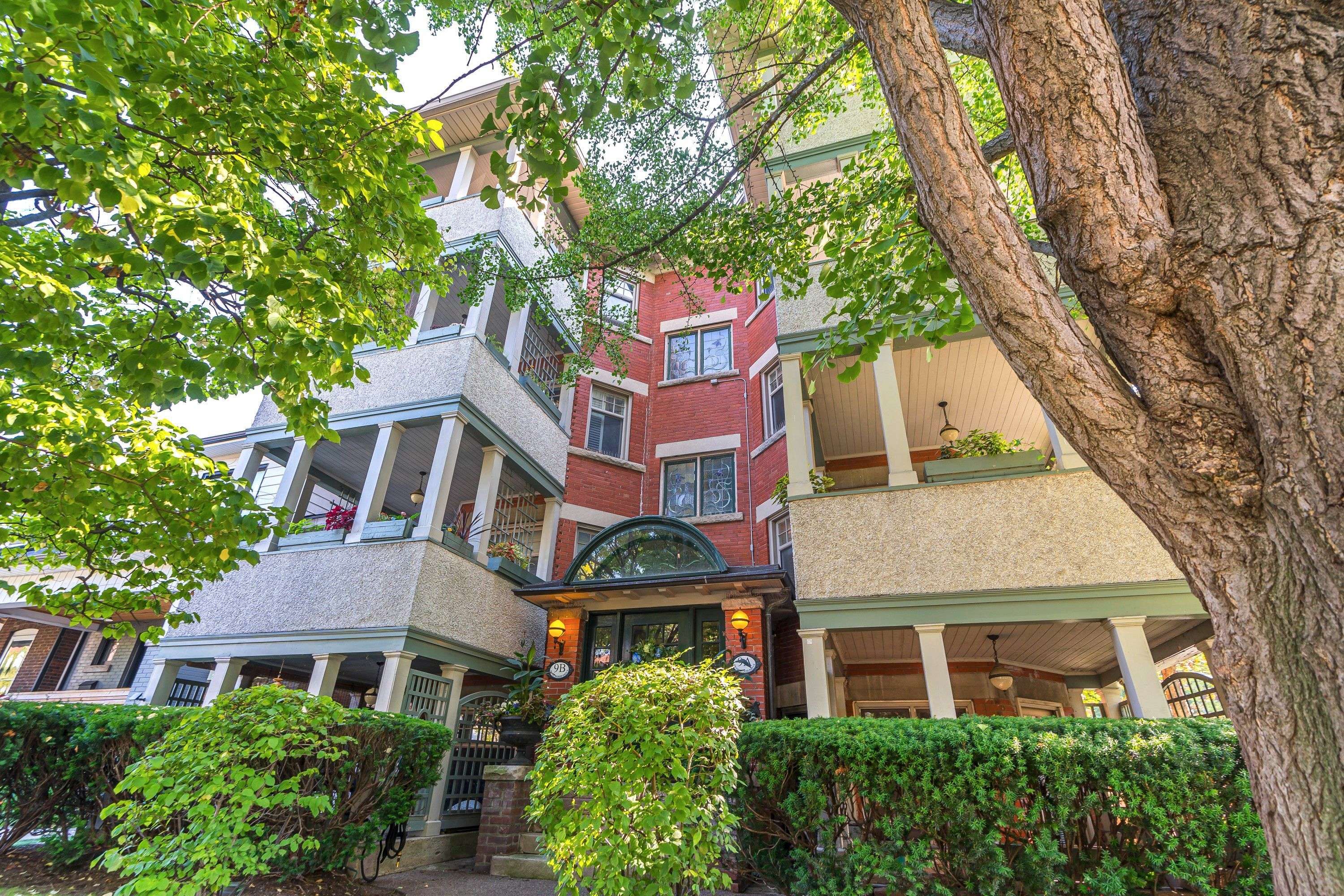 9B Humewood DR, Toronto C03, ON M6C 1C9
