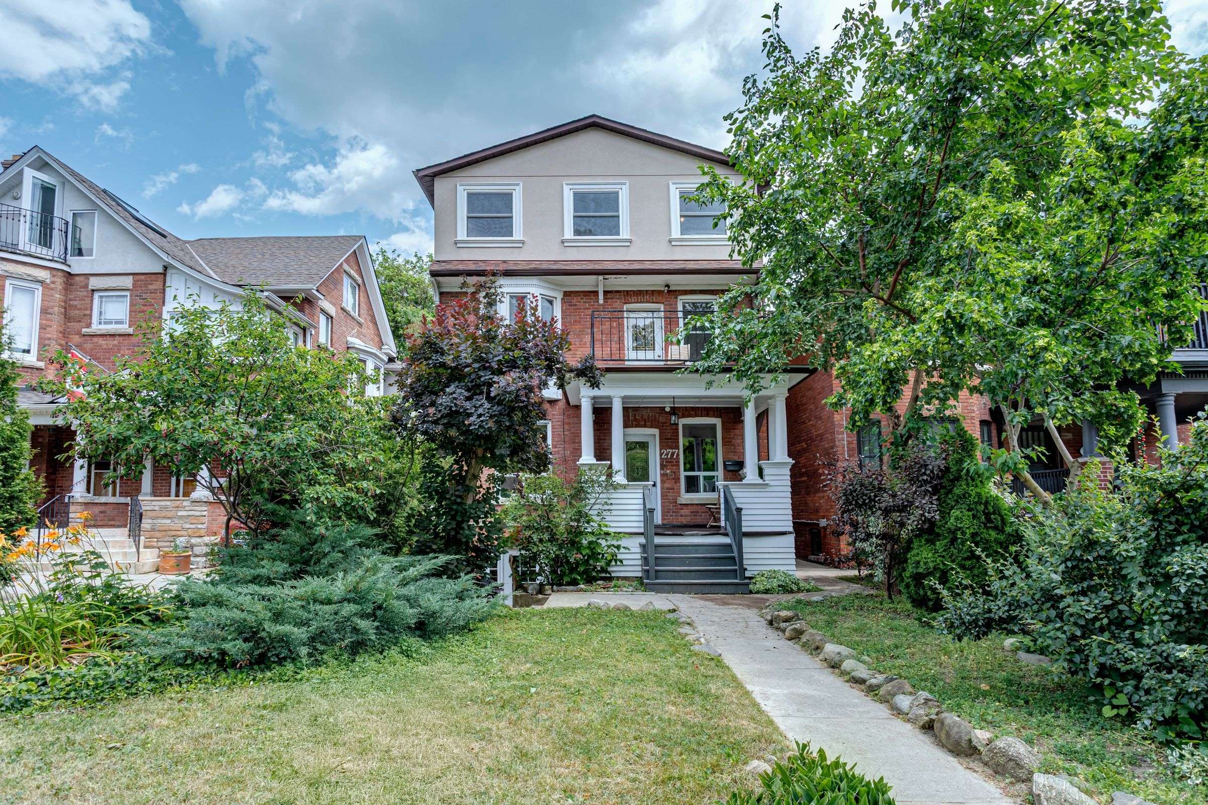 Toronto W02, ON M6P 2S8,277 high park AVE #4