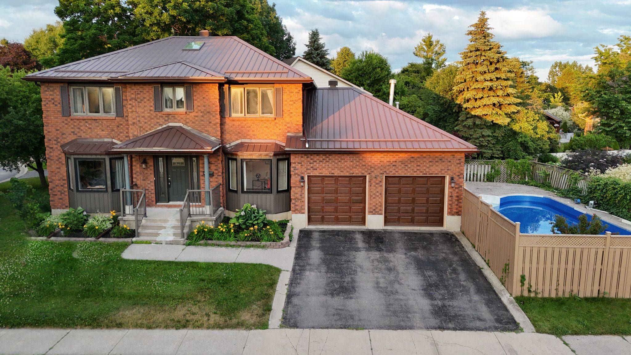 Kingston, ON K7M 8K5,634 Fernmoor ST