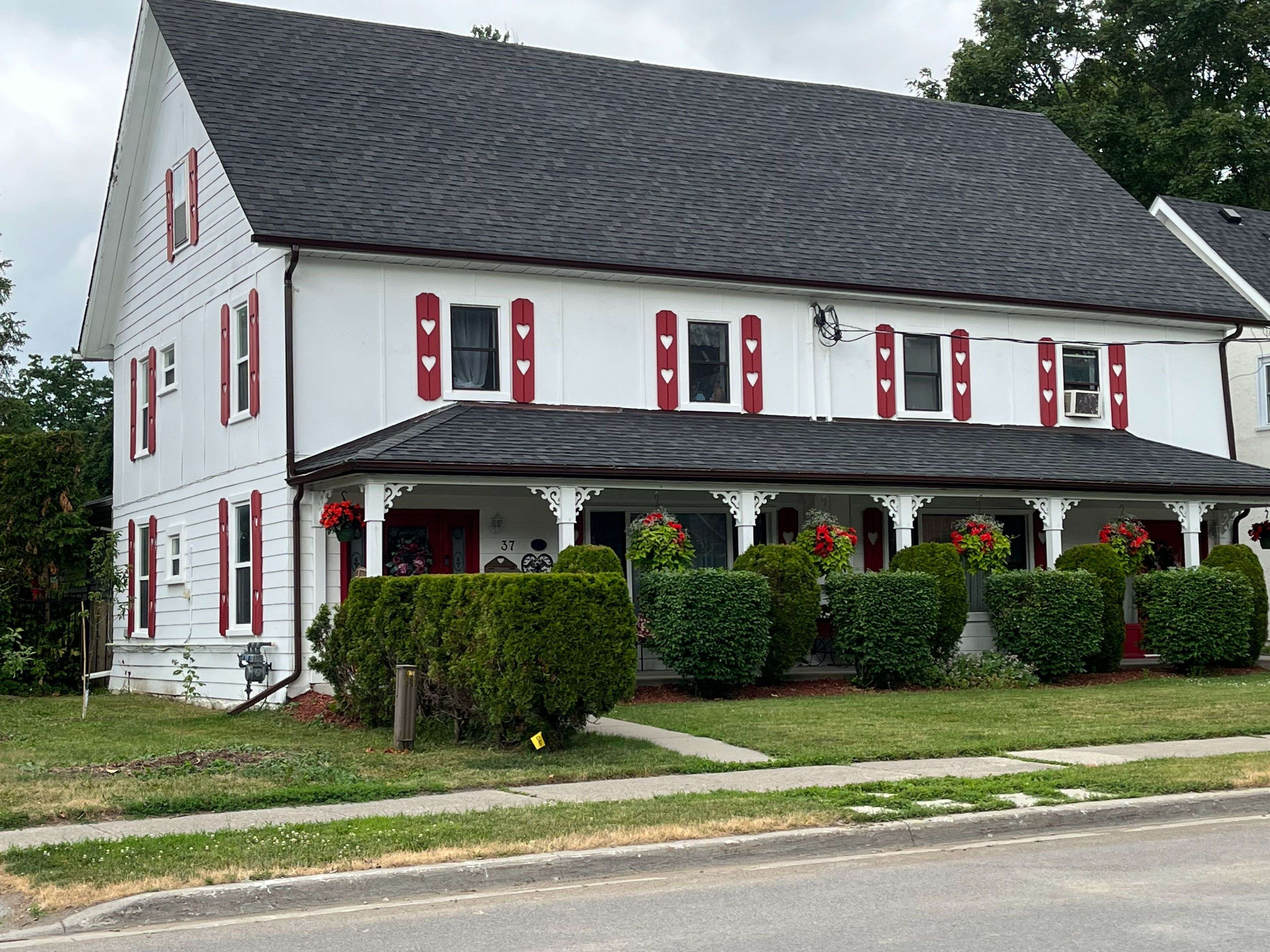 Kawartha Lakes, ON K9V 4H6,37/39 Sussex ST N