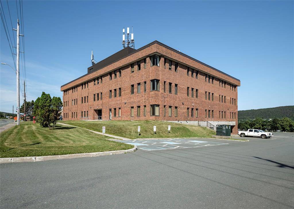 St John's, NL A1B 3K3,136 Crosbie Road #204A