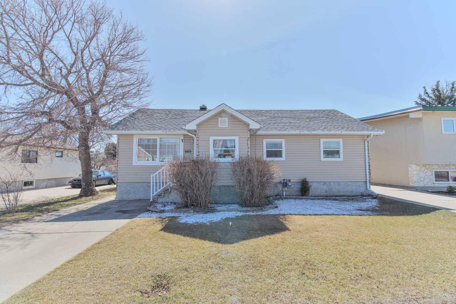 Picture Butte, AB T1K 2A0,565 Rogers AVE