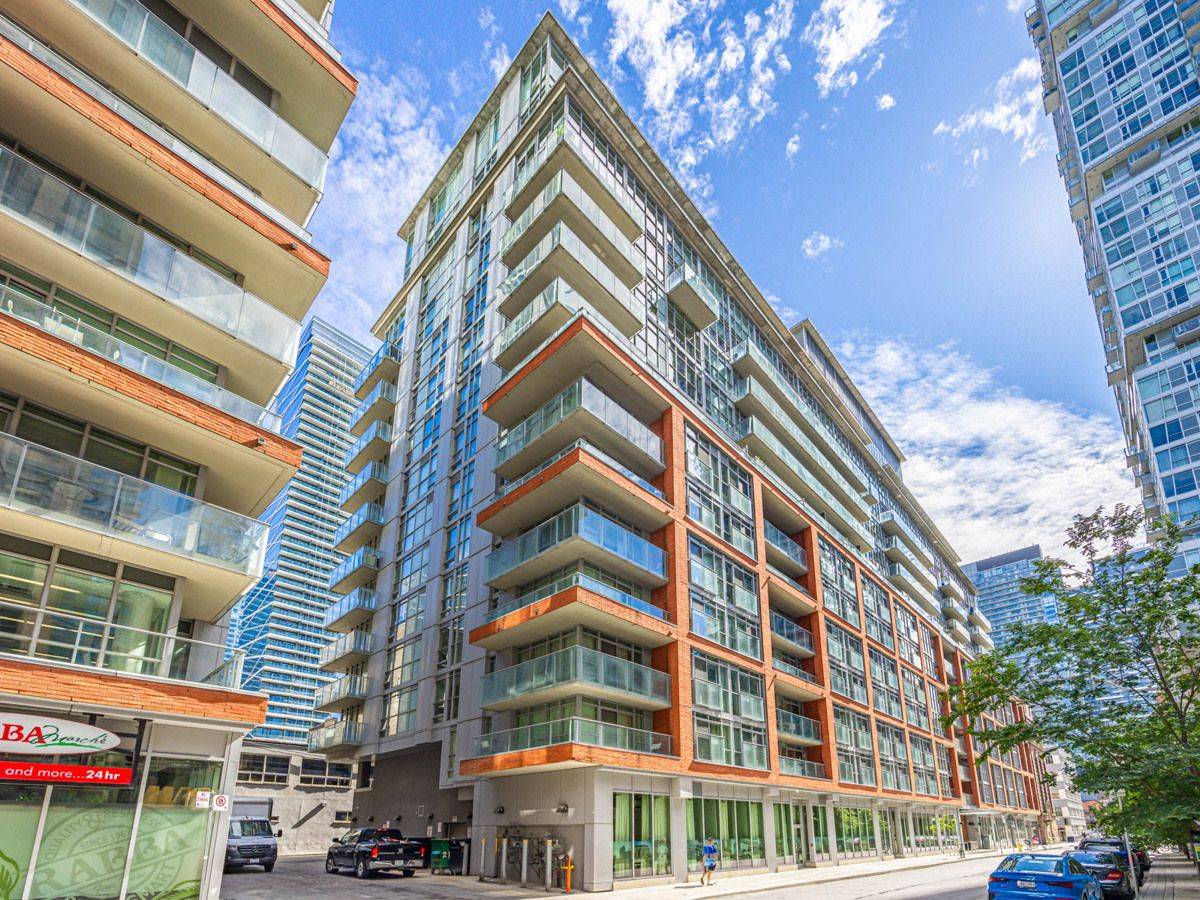 Toronto C01, ON M5V 3H9,21 Nelson ST #1005