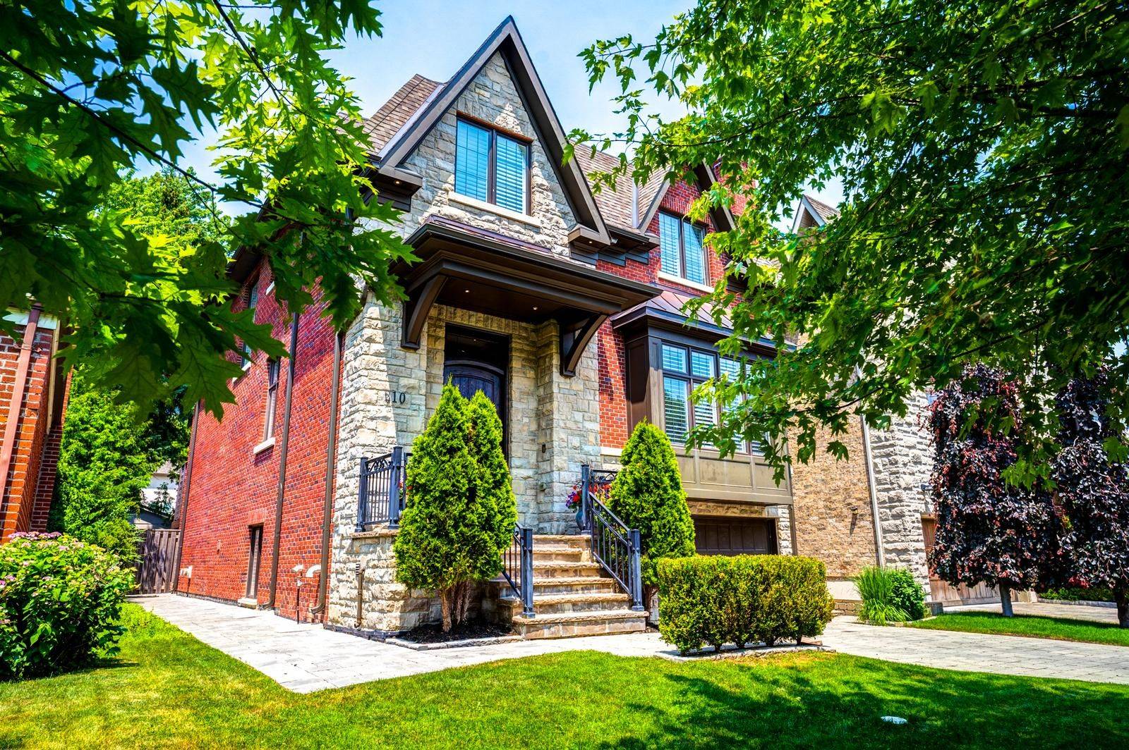 Toronto C07, ON M2N 1T3,210 Burndale AVE