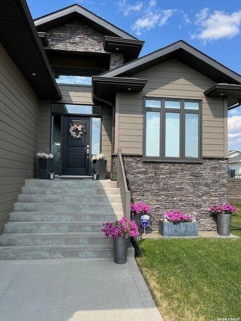 Prince Albert, SK S6X 0B3,28 Smiley DRIVE