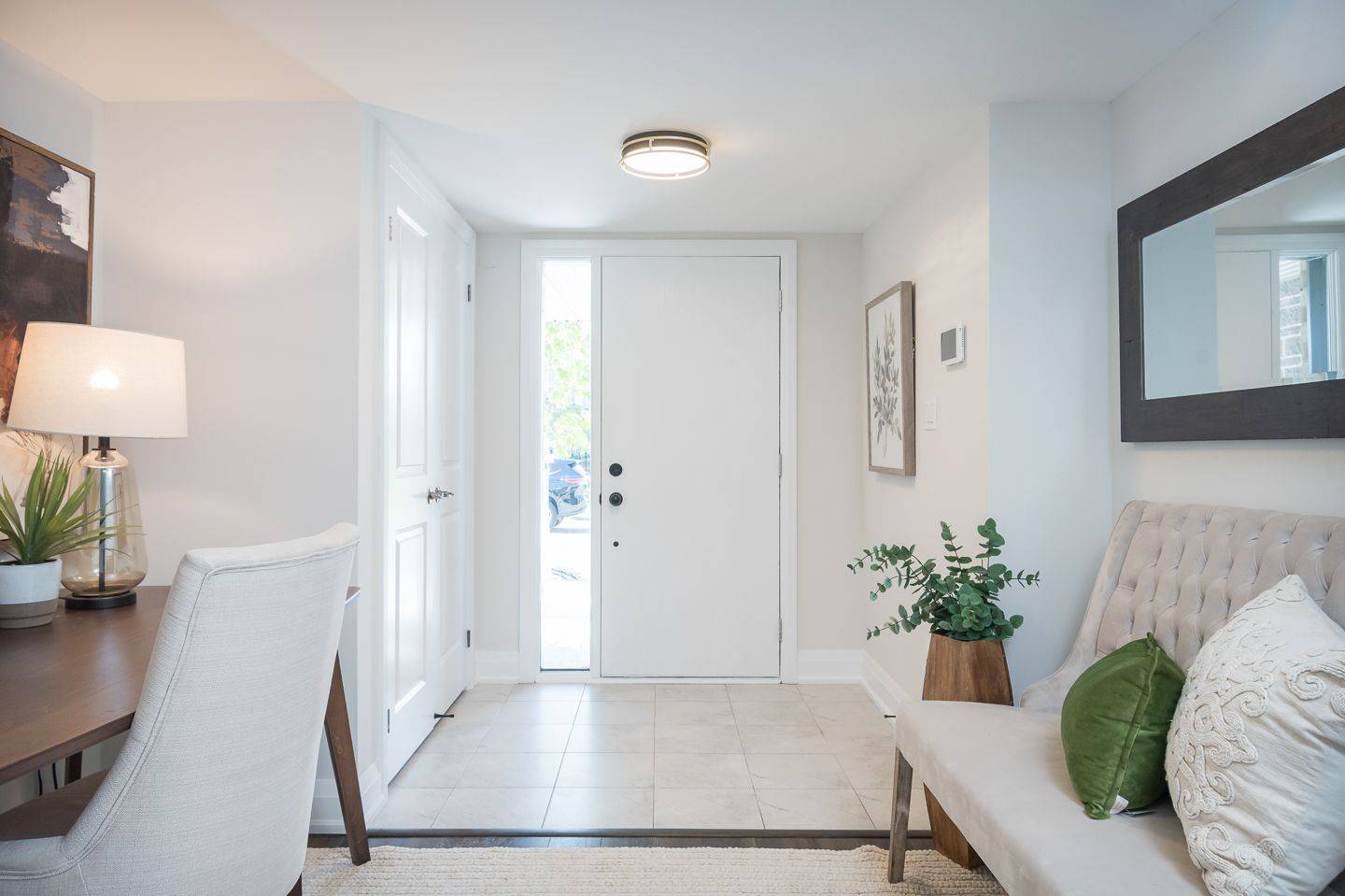 Oakville, ON L6M 5M1,2476 Badger CRES
