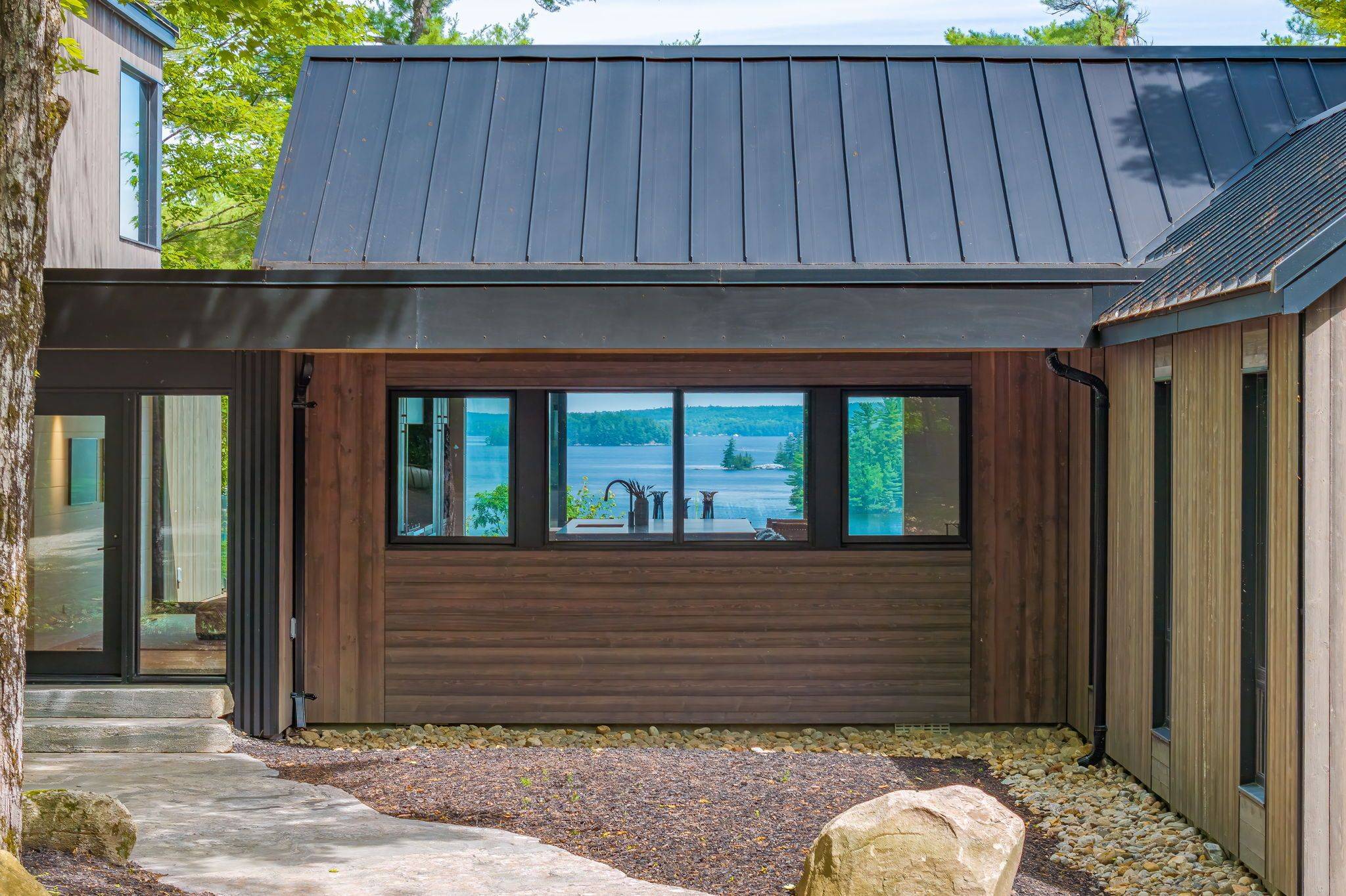 Muskoka Lakes, ON P0B 1M0,1053 Brackenrig RD #2