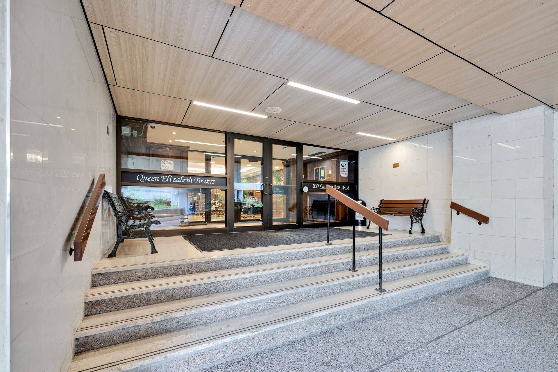 Ottawa Centre, ON K1R 5E1,500 Laurier AVE W #1206