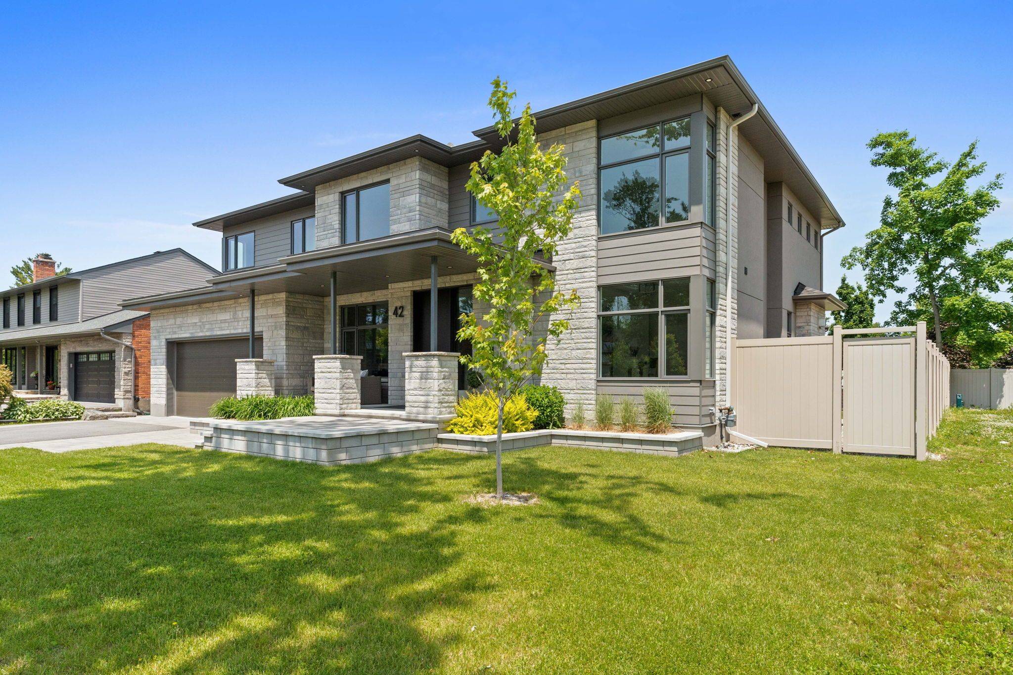 South Of Baseline To Knoxdale, ON K2H 7W5,42 Parkland CRES