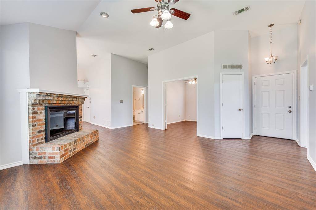 Carrollton, TX 75010,2103 Falcon Ridge Drive
