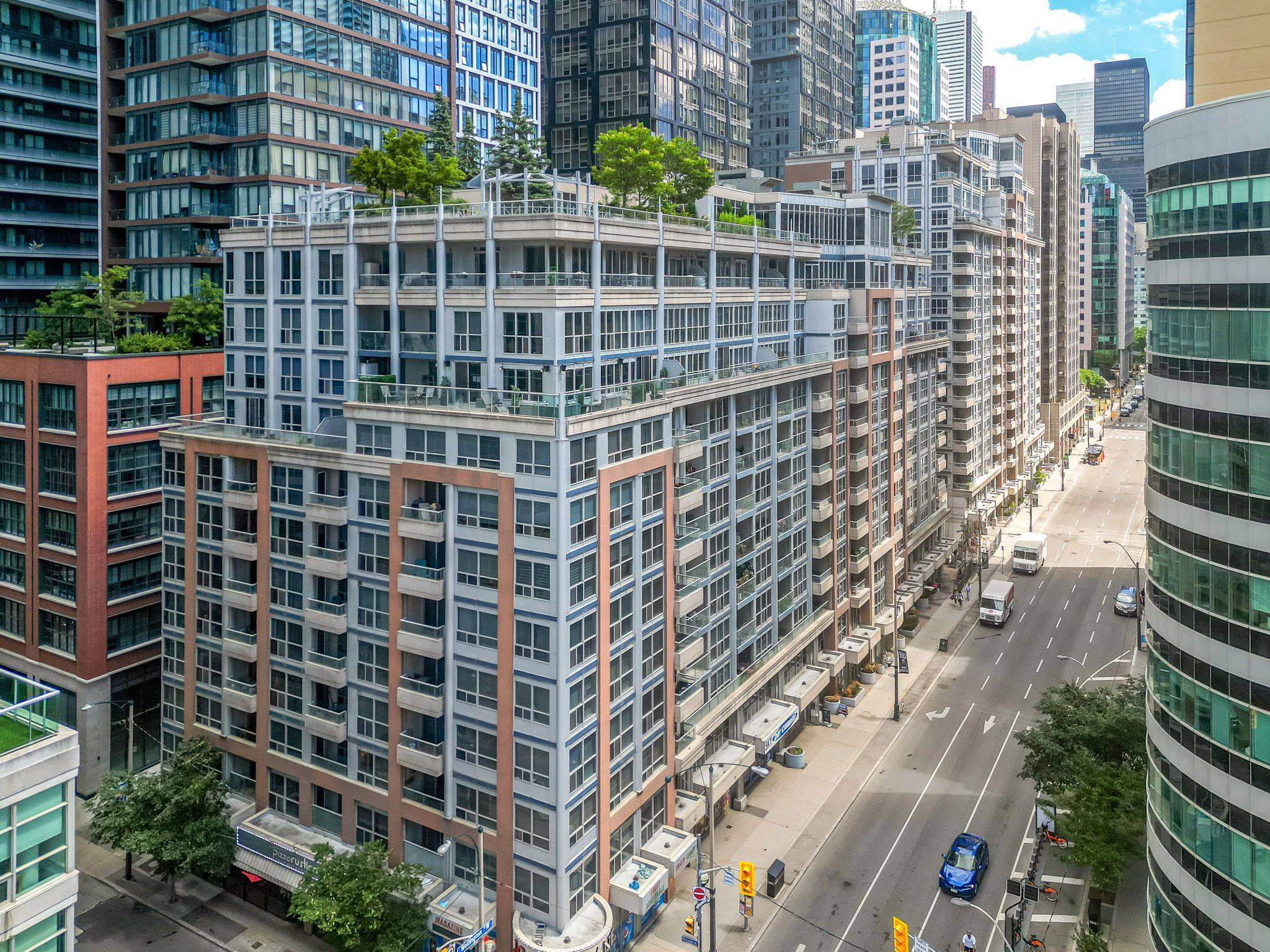 Toronto C01, ON M5V 3P5,270 Wellington ST W #222