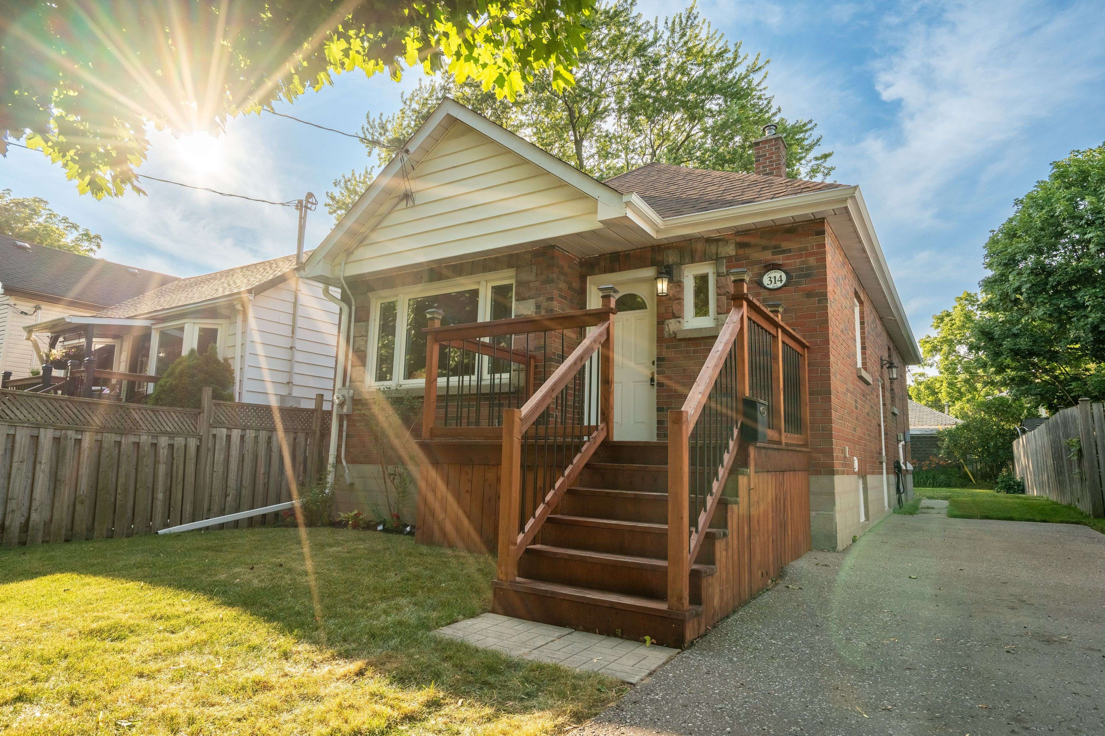 Oshawa, ON L1H 2V9,314 Mitchell AVE