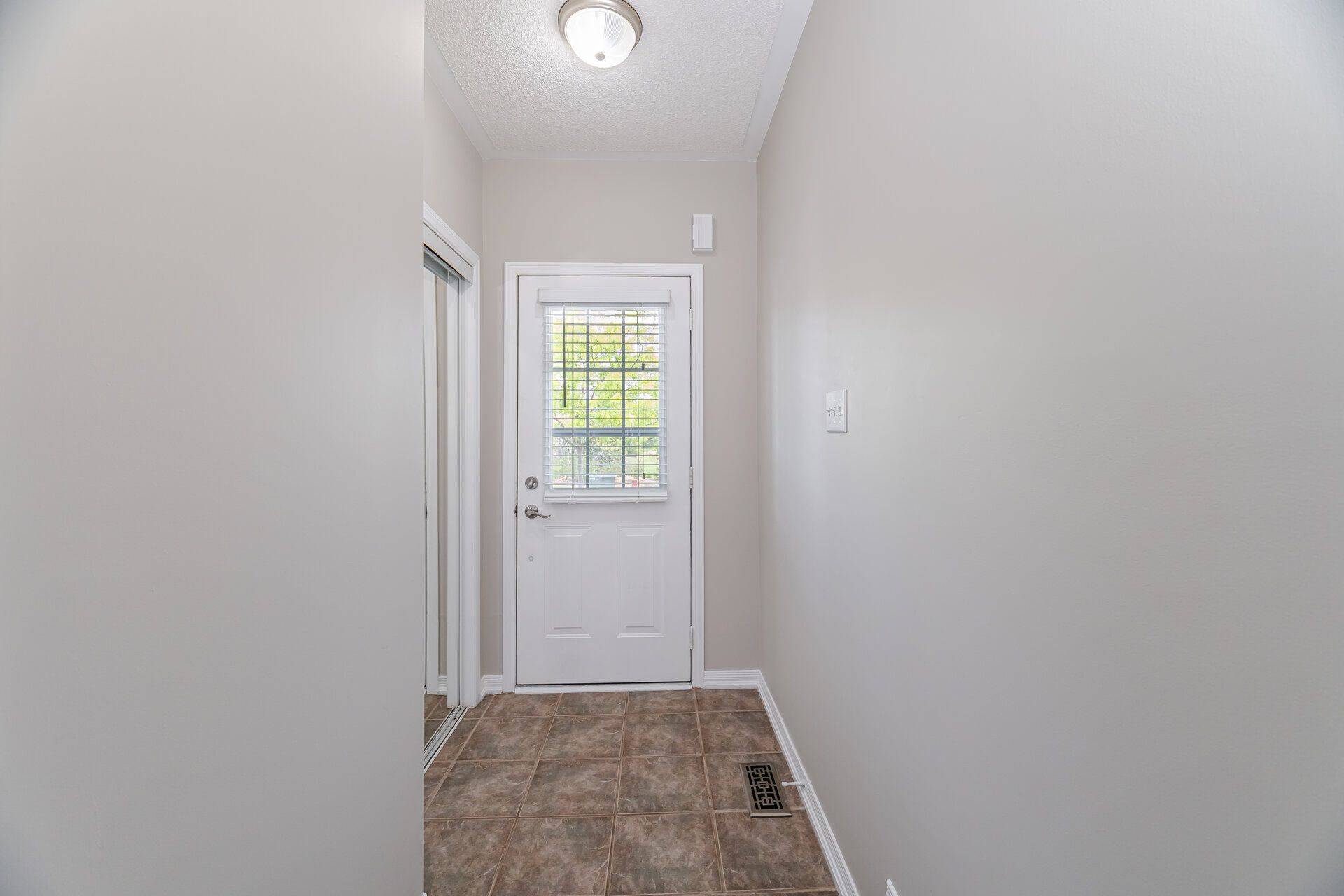 Burlington, ON L7L 7L8,1796 Mccoy AVE