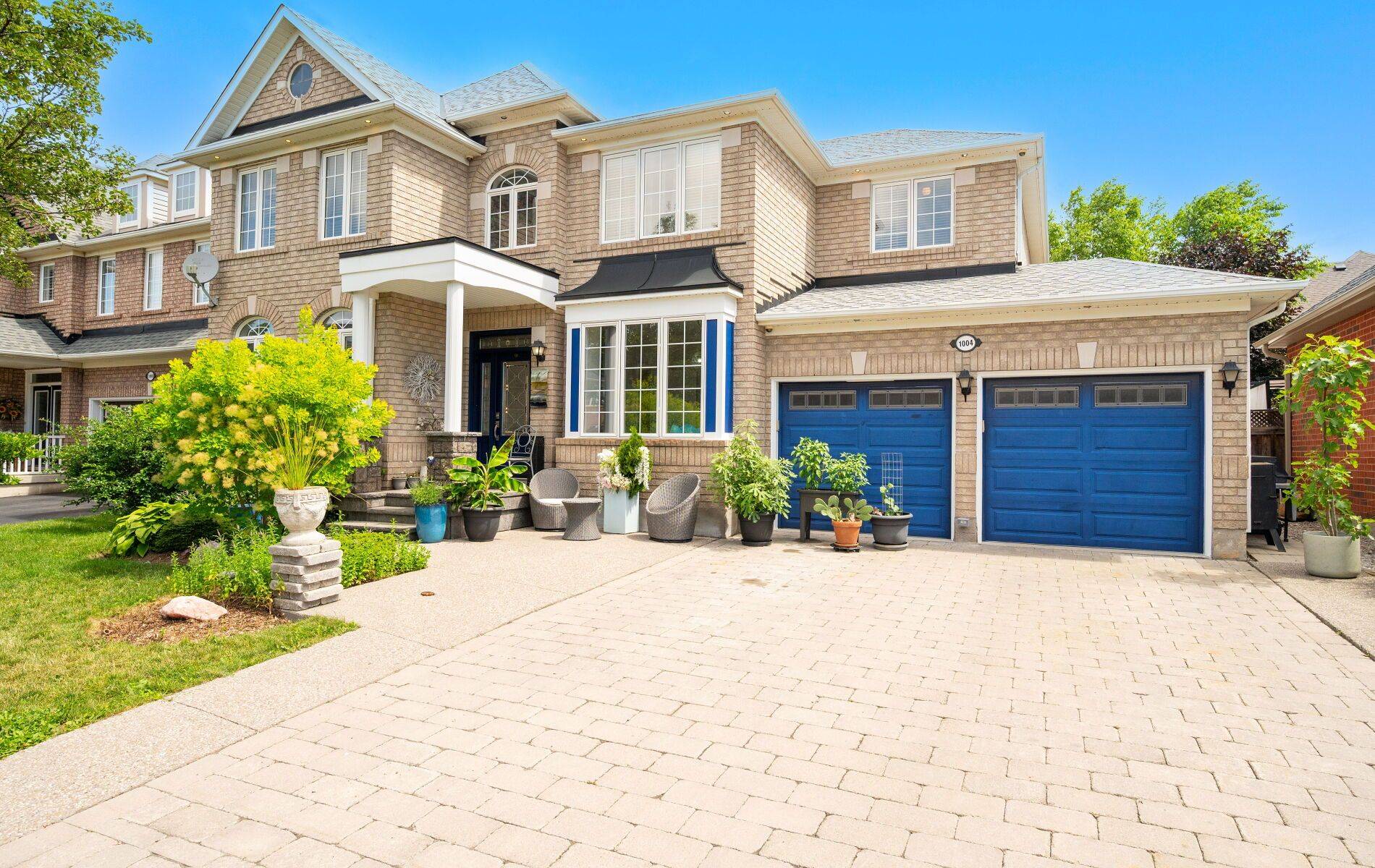 Milton, ON L9T 6M9,1004 McCutcheon CRES