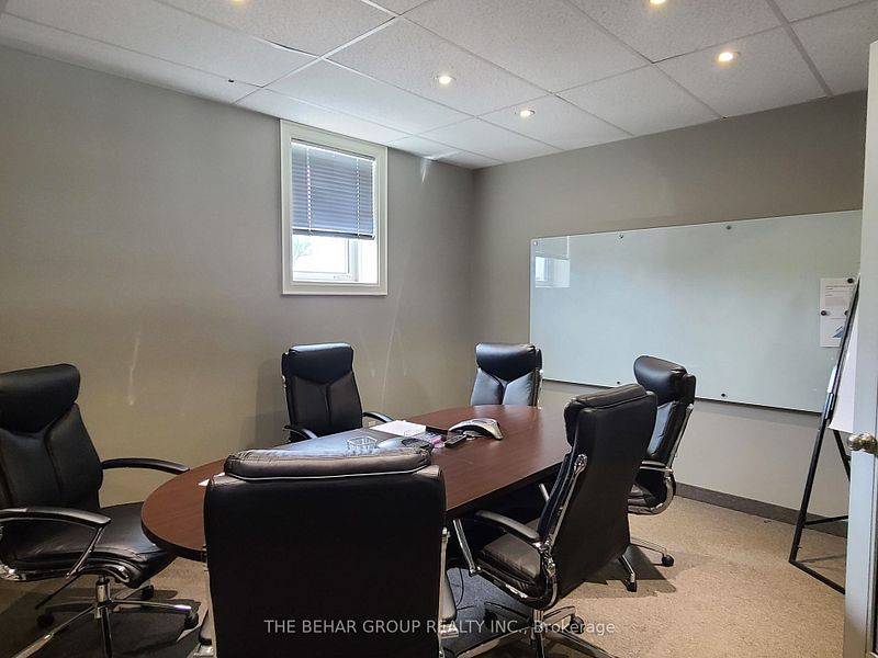 550 Speers RD #1 - 20, Oakville, ON L6K 2G3
