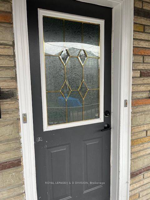 Toronto W03, ON M6N 3M5,169 Chambers AVE #Upper